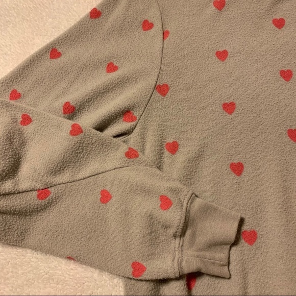 Wildfox Essential Heart Print Pullover Graphic Sweater - Picture 4 of 9